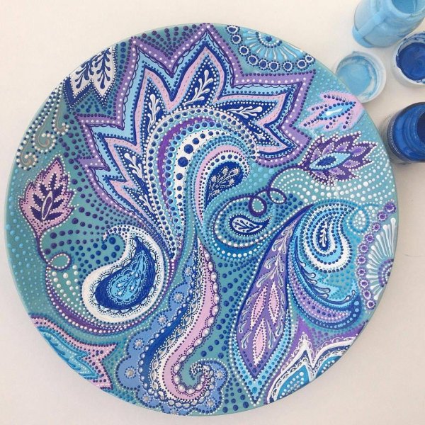 Роспись тарелок точечной техникой