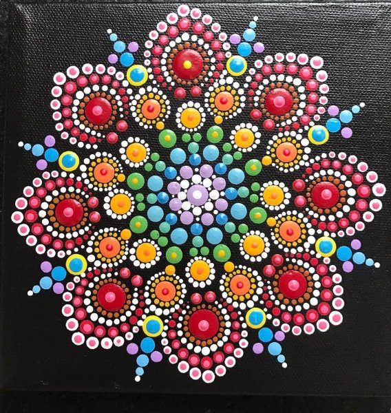 Точечная роспись мандалы дотсами