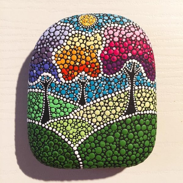 Точечная роспись камней