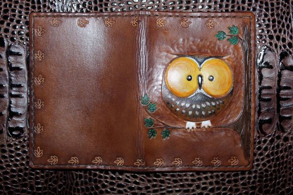 Рисование акриловыми красками на коже и экокоже