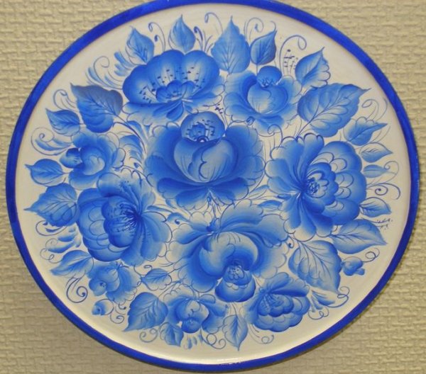 Роспись тарелки в стиле Гжель