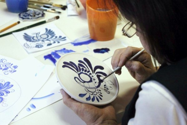 Мастера гжельской росписи