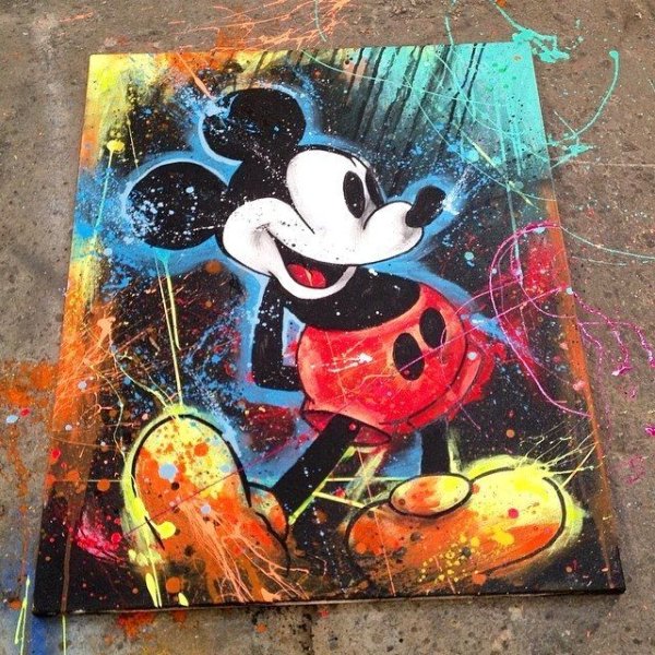 Картины в интерьер с микимаусом
