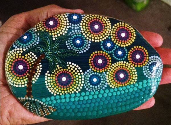 Точечное рисование акриловыми красками