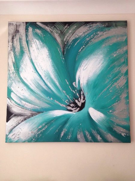 Картины акрилом на стене