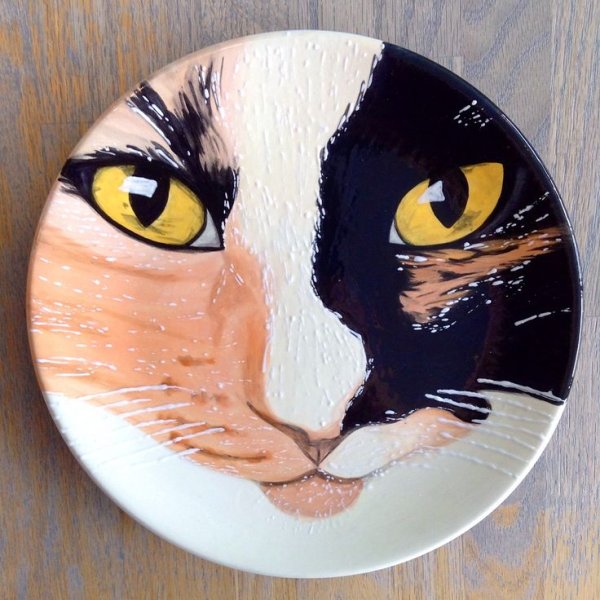 Раскрашенные тарелки гуашью