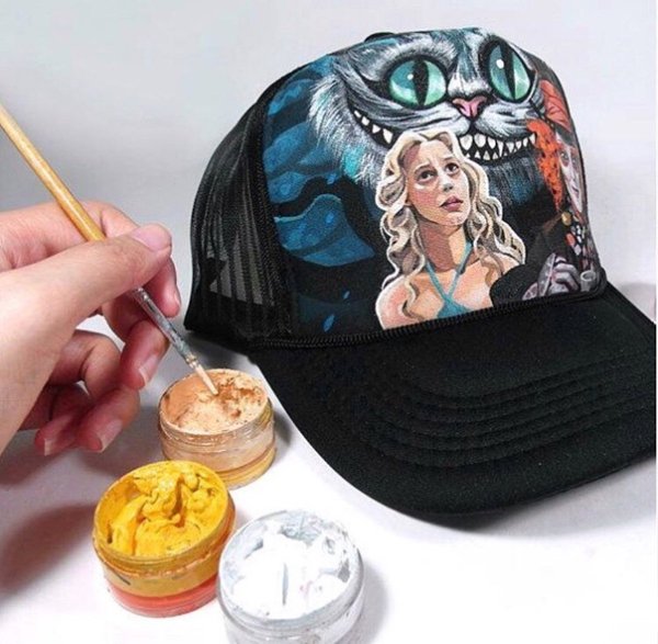 Разрисованная кепка