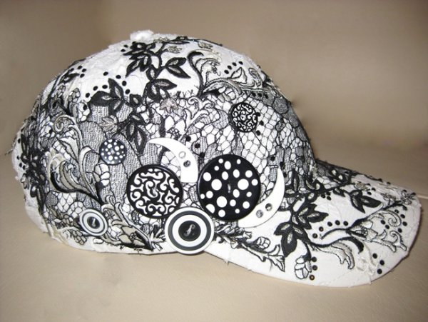 Разрисованная кепка