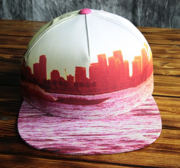 Разрисованная кепка