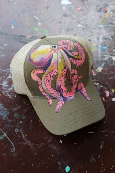 Модная бейсболка с росписью