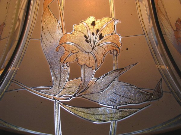 Пескоструйный витраж на стекле