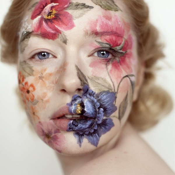 Грим цветы на лице