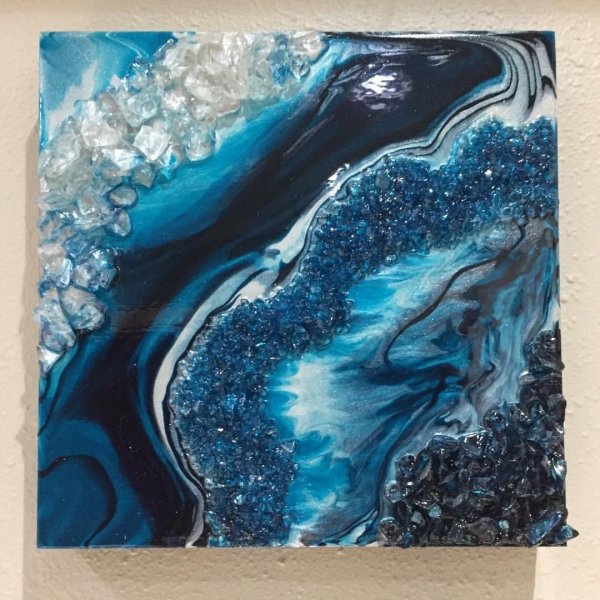 Флюид арт срез камня жеода