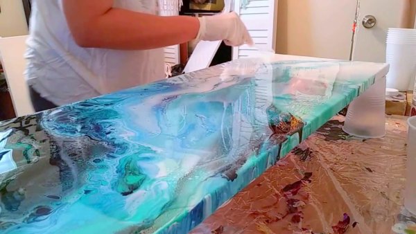 Рисование эпоксидной смолой и акрилом