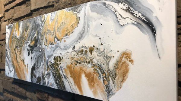 Жидкий акрил картины в интерьере