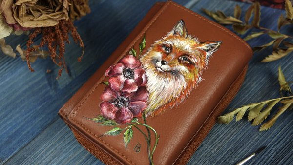 Роспись по коже акриловыми красками