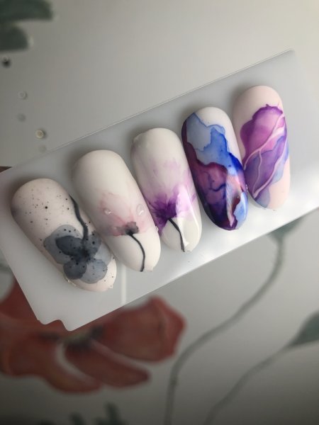 Дизайн ногтей акварельными красками