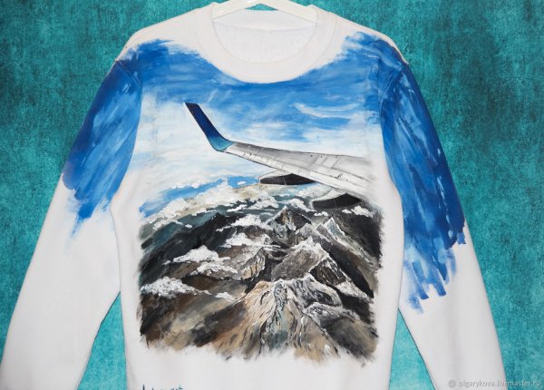 Роспись толстовки акрилом