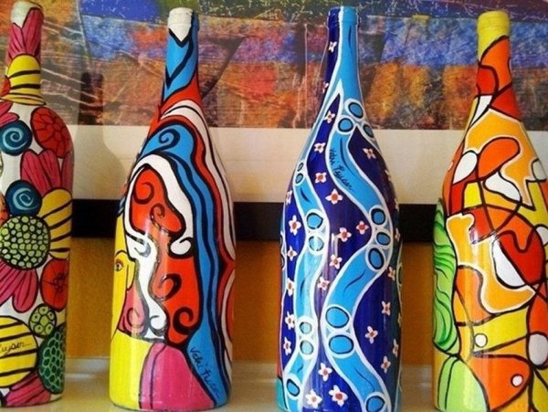Разрисовать бутылку акриловыми красками