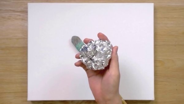 Рисование смятой фольгой для детей