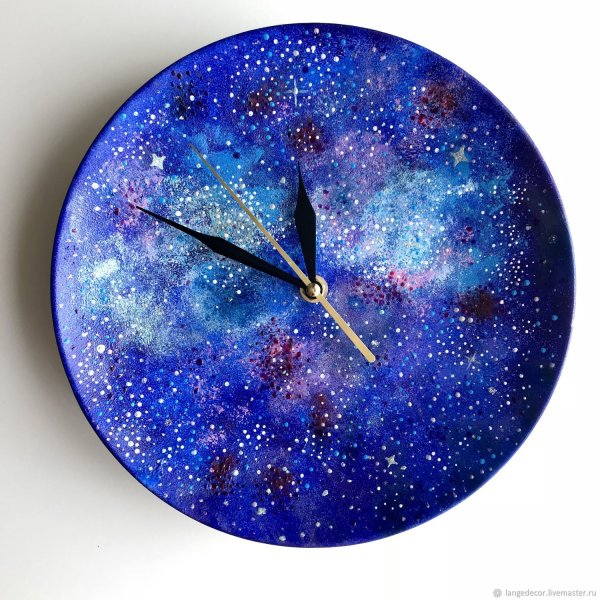 Часы в стиле космос