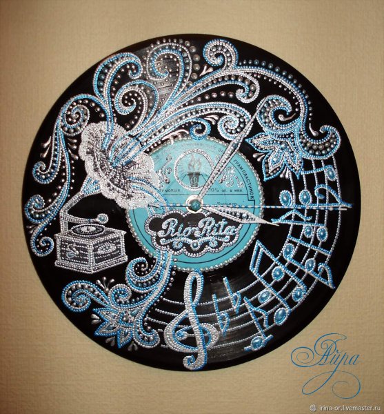 Панно на пластинке