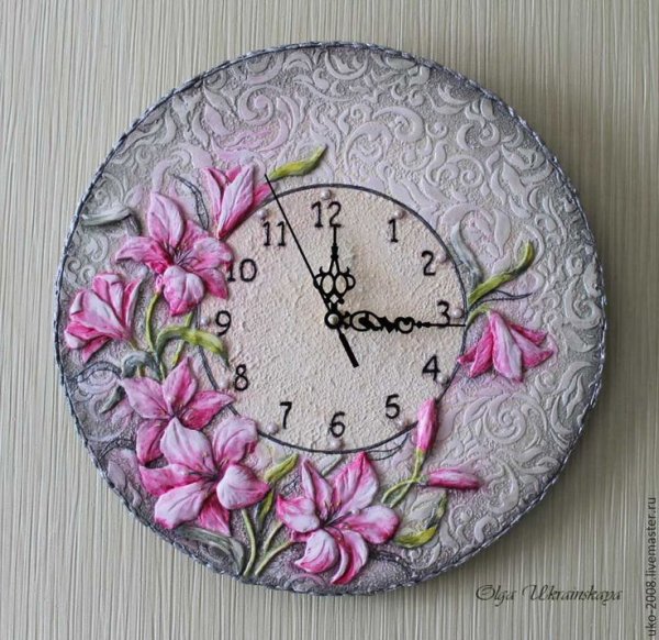 Декупаж объемных часов