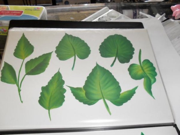 Рисование красками листья и цветы