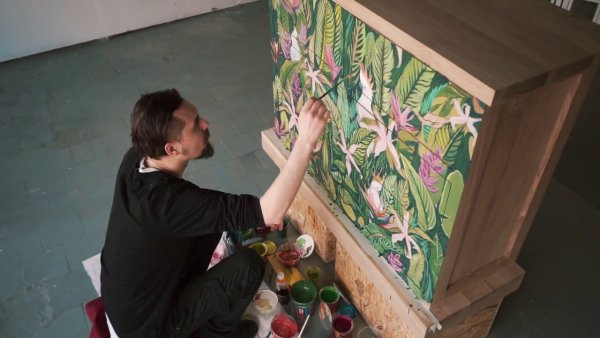 Художник по росписи мебели