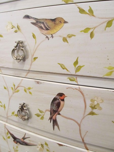 Роспись мебели птицы