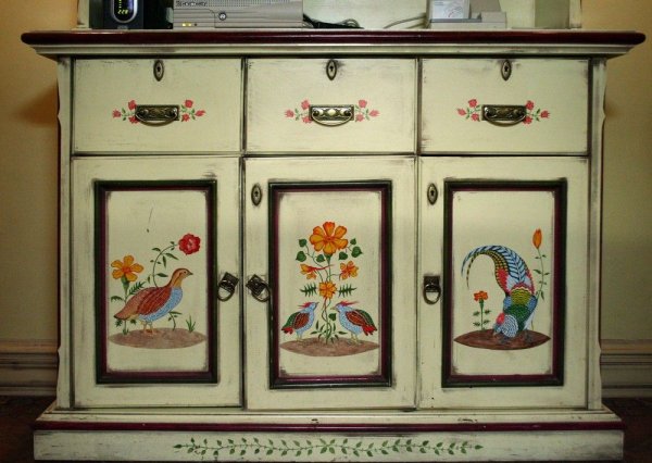 Роспись мебели акриловыми красками в русском стиле