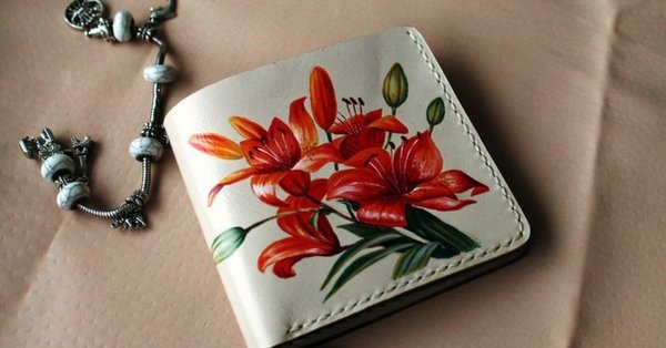 Роспись кошелька акриловыми красками