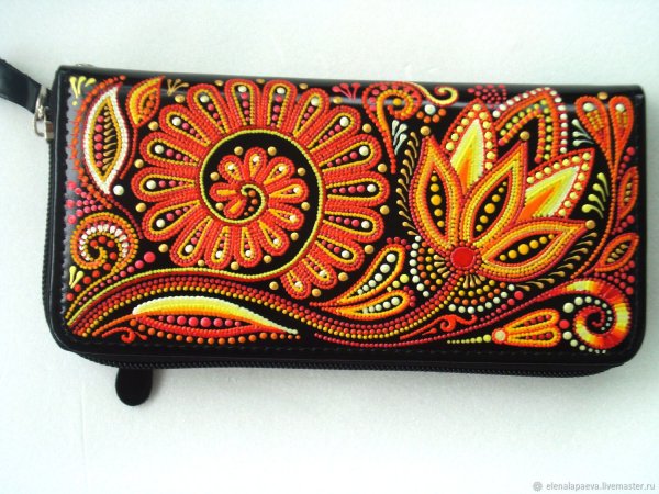 Кошелек с татуировкой