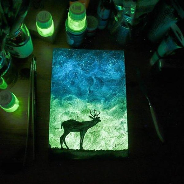 Флуоресцентная краска для стен