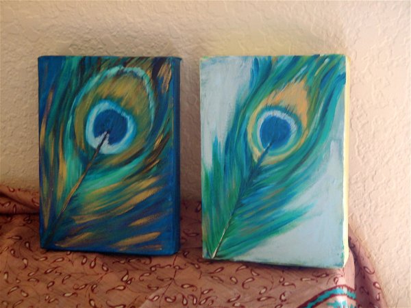 Перо павлина акрилом