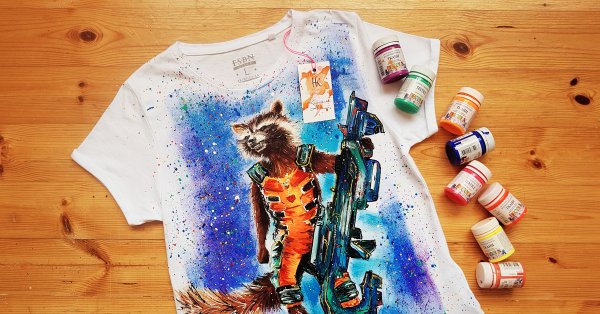 Арт на одежде акриловыми красками