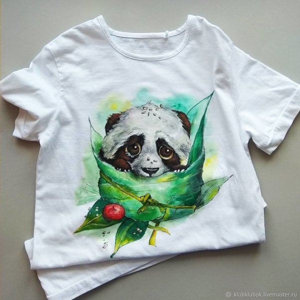 Рисунок красками на футболке