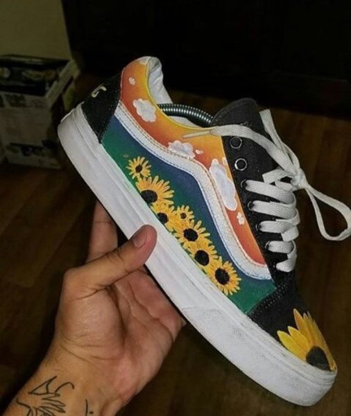 Разрисовка кроссовок