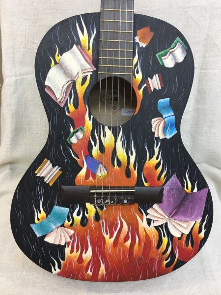 Разрисованная гитара