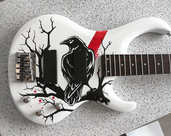 Разрисованная электрогитара