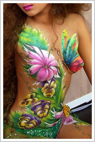 Цветочный боди арт