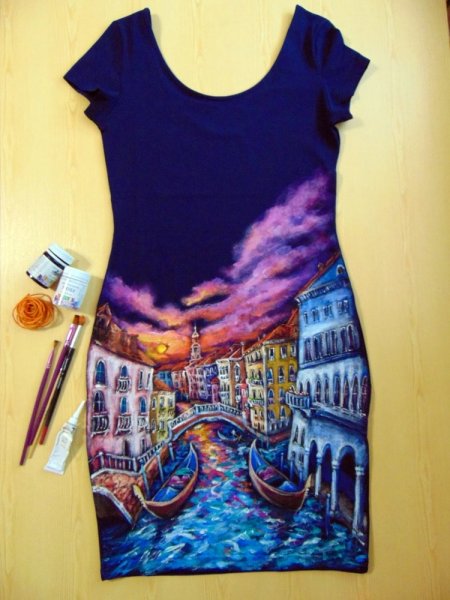 Роспись одежды акриловыми красками