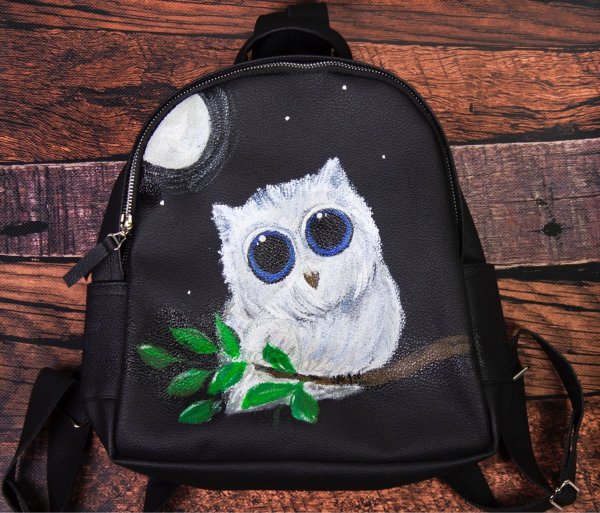 Роспись рюкзака акриловыми красками