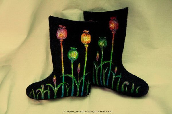 Разукрашивание валенок акриловыми красками