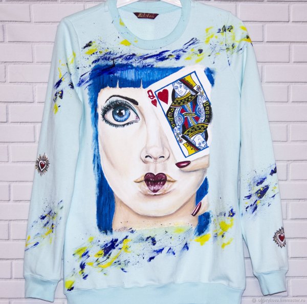 Разрисованная толстовка