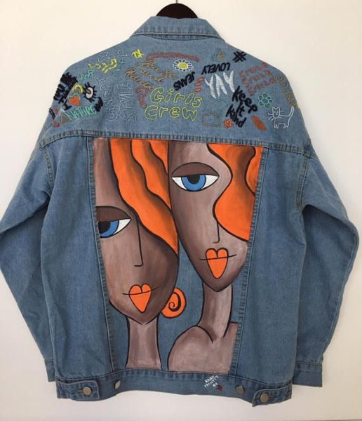 Необычная роспись на джинсовке акриловыми красками