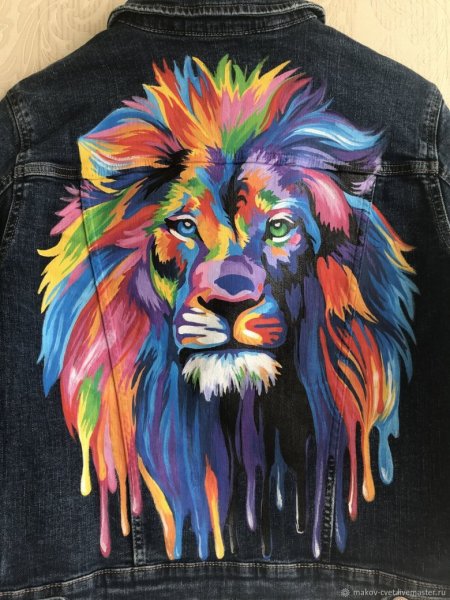 Лев на джинсовке