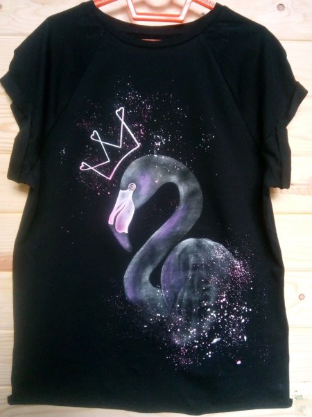 Роспись черной футболки