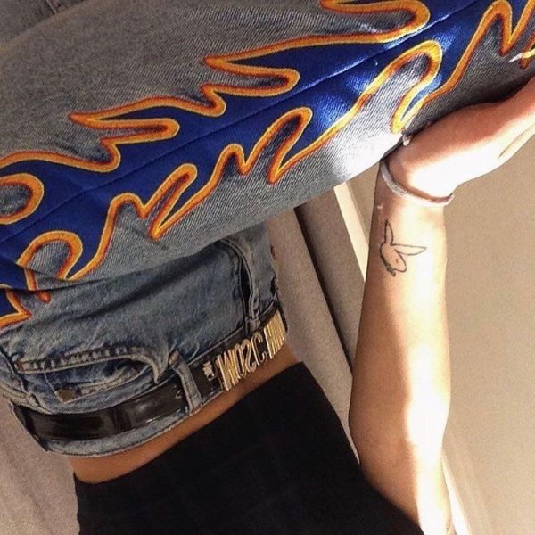 Пламя на джинсах