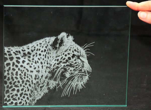 Лазерный гравёр, гравируем на стекле